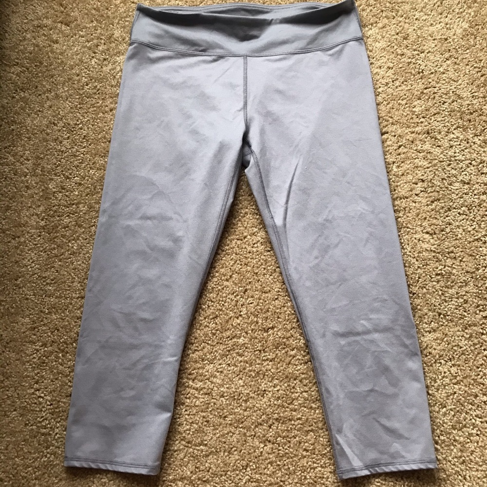 Fabletics Light Grey Cropped Legging - image 1
